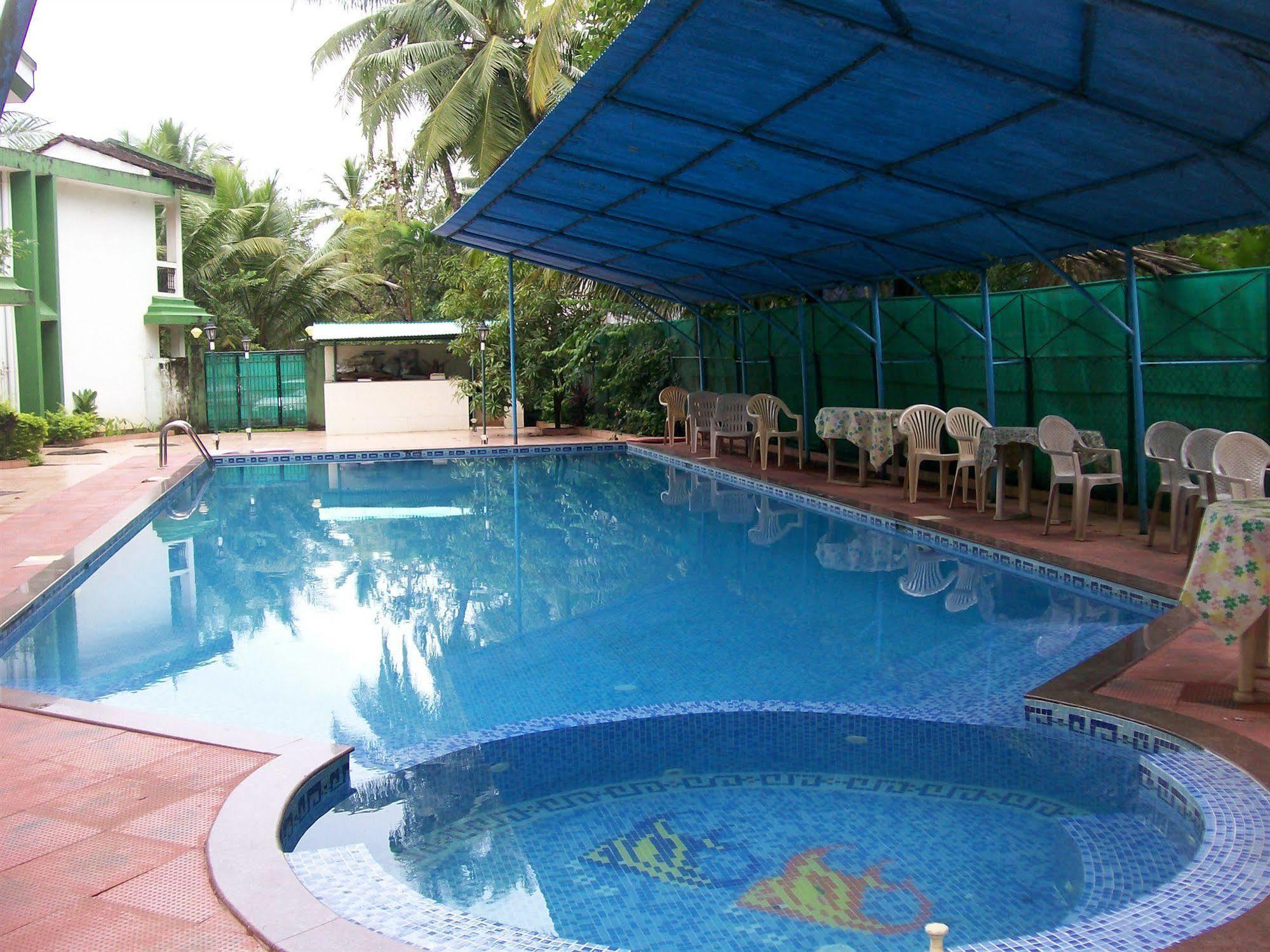 Hotel Amigo Plaza Colva Exteriér fotografie