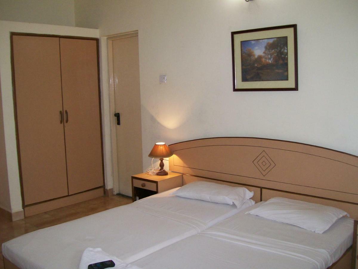 Hotel Amigo Plaza Colva Exteriér fotografie
